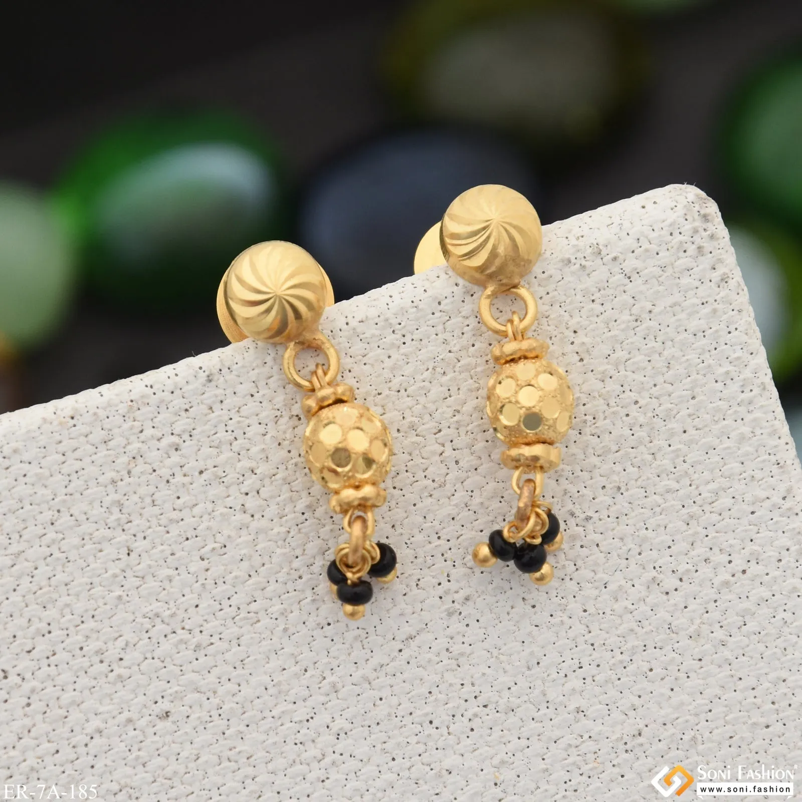 1 Gram Gold Plated Exclusive Design Chic Design Earrings for Ladies - Style A185