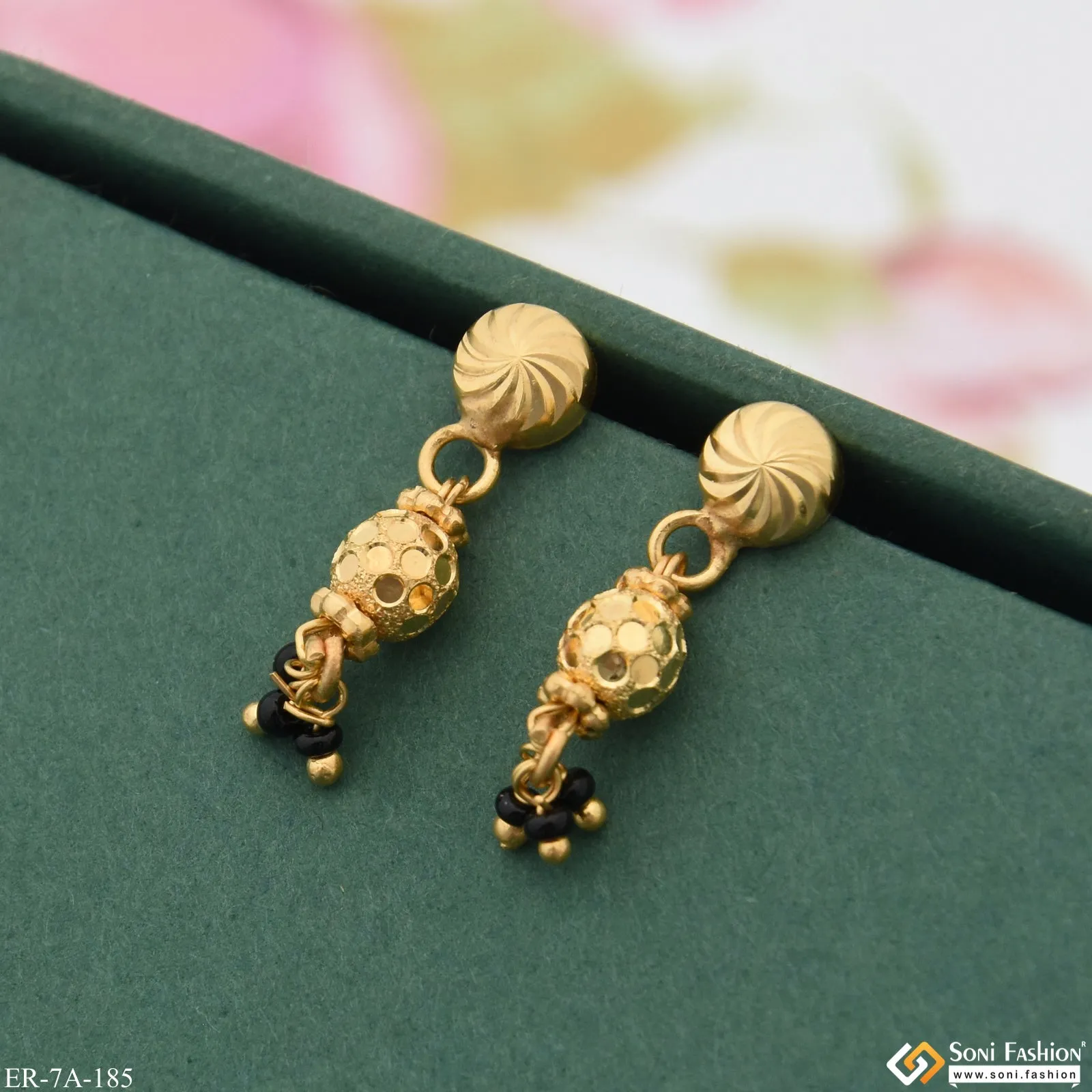 1 Gram Gold Plated Exclusive Design Chic Design Earrings for Ladies - Style A185