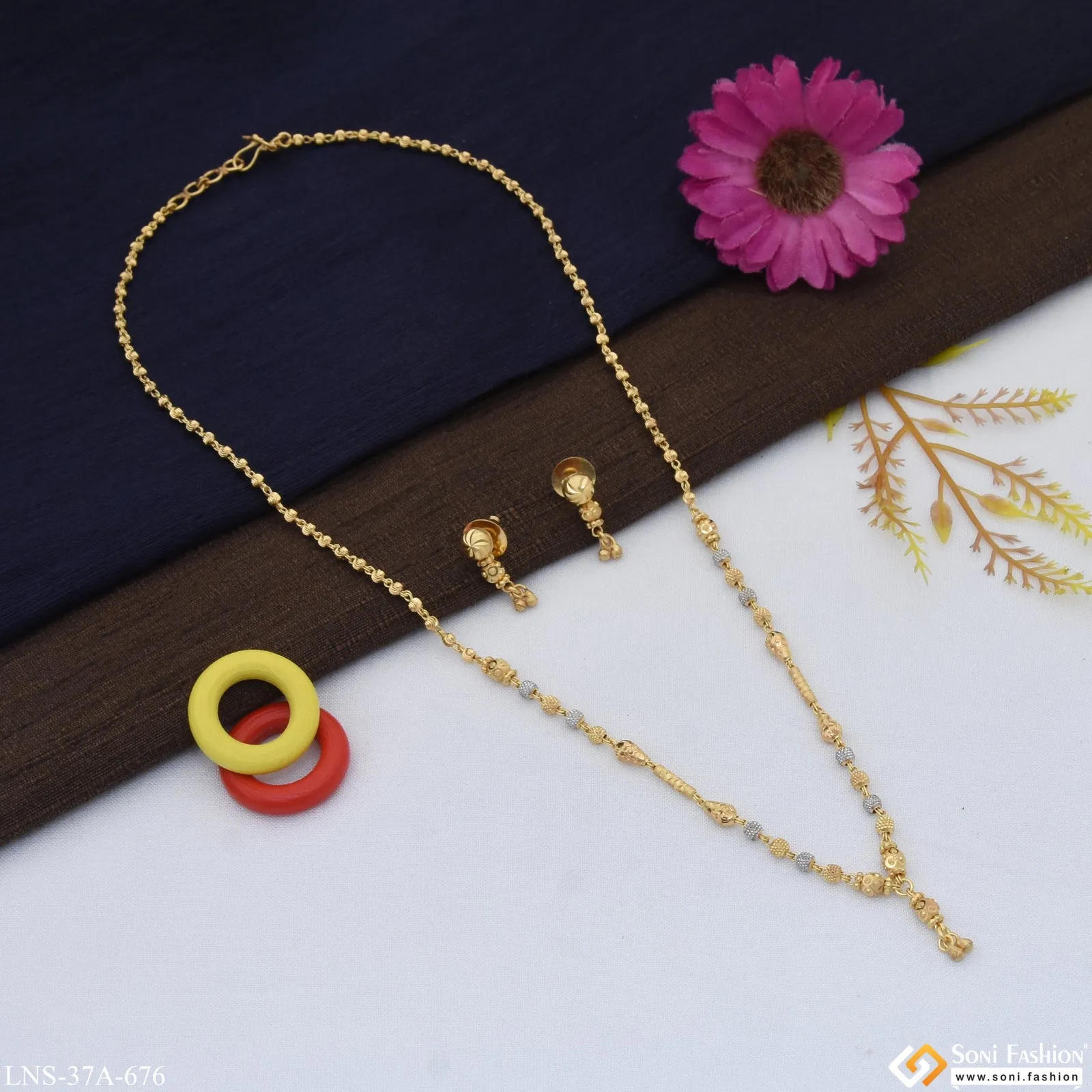 1 Gram Gold Plated Eye-Catching Design Necklace Set for Ladies - Style A676