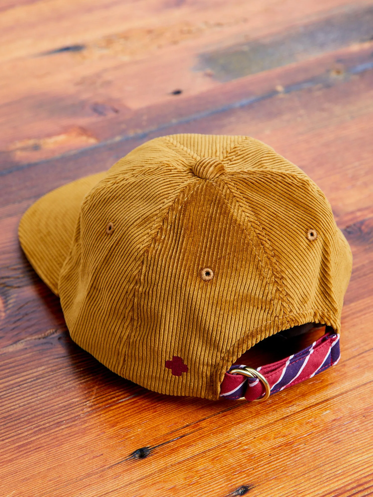 6-Panel Corduroy Cap in Golden Brown