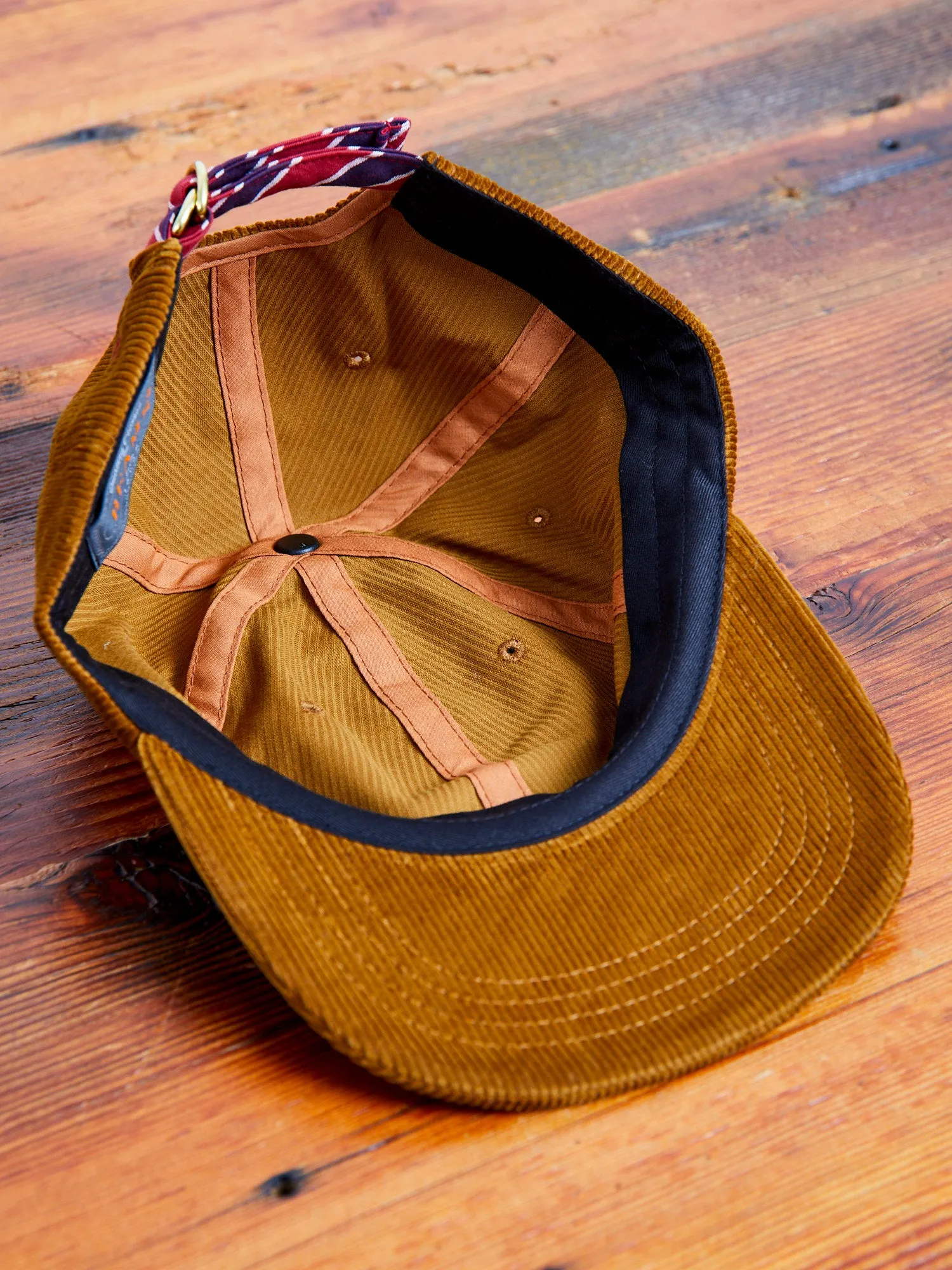 6-Panel Corduroy Cap in Golden Brown